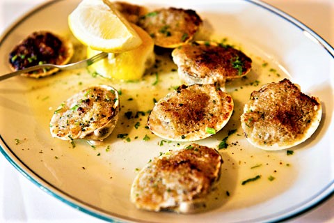 https://www.francolania.com/wp-content/uploads/2010/12/clams-oreganata-1-2.jpg