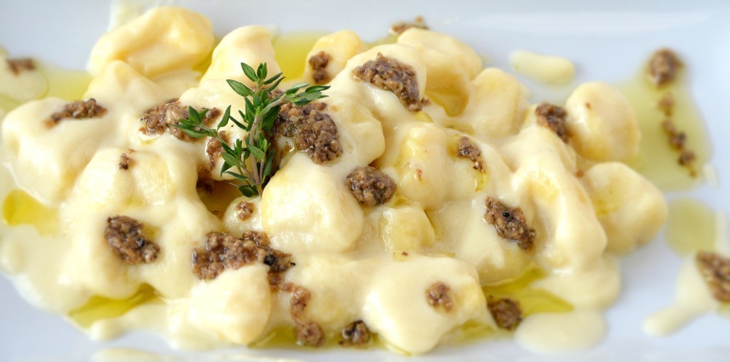 Potato Gnocchi with a Cauliflower Cream Sauce 