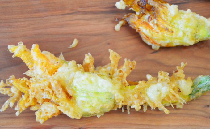 Fried zucchini flowers. 