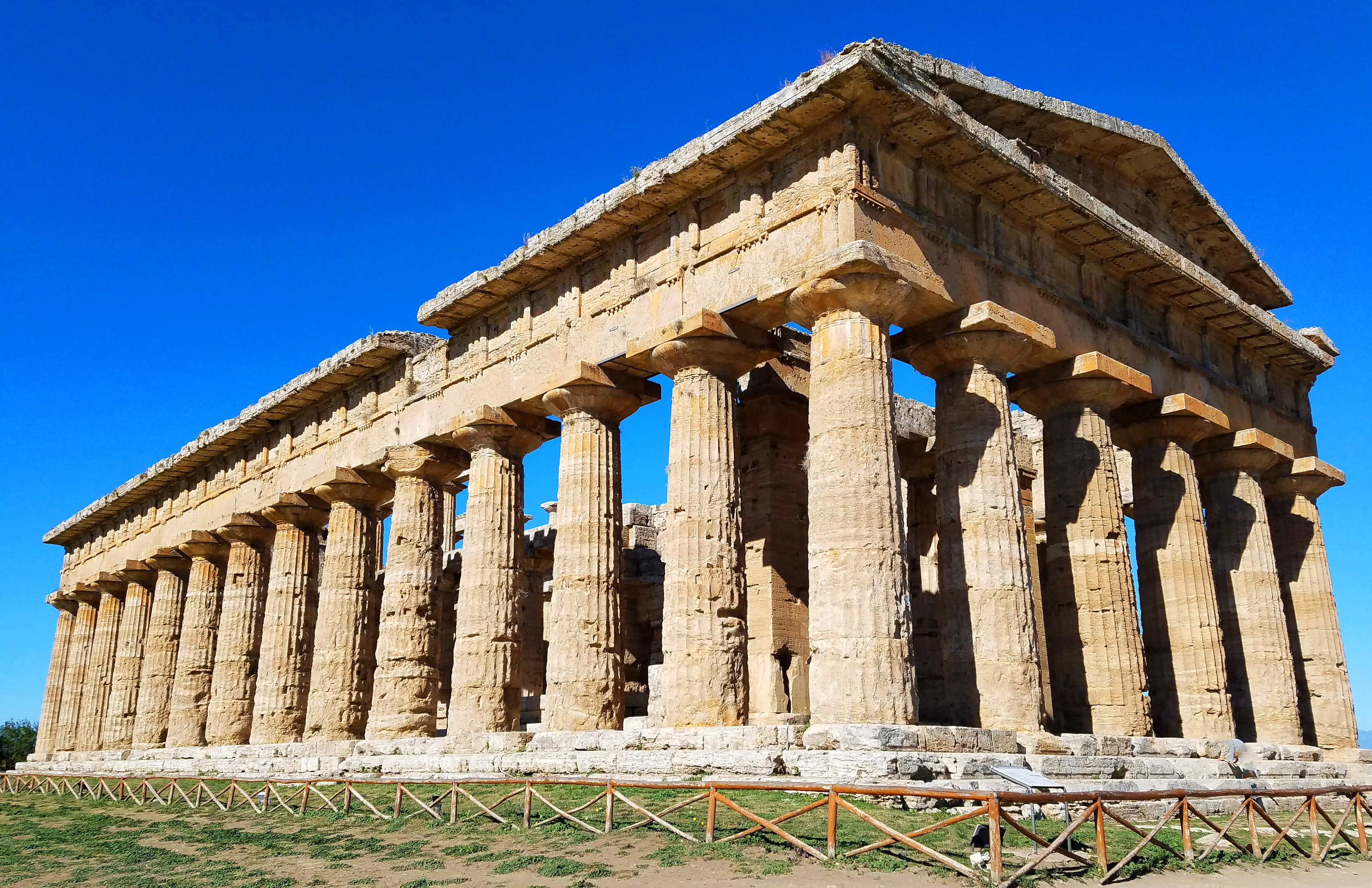 visit paestum italy